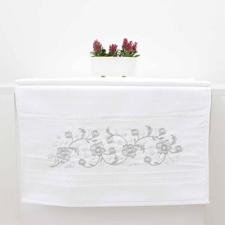 FİESTA KADİFE NAKIŞLI GÜMÜŞ TAŞLI HAVLU/1 AD./50X90/310-1/Model E - 1