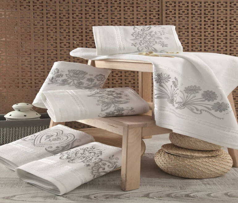 FİESTA REYHAN,FRUZE,SARMAŞIK,KARANFİL BUKLE NAKIŞLI GÜMÜŞ TAŞLI HAVLU/6 LI/50X90/300-1 - 1